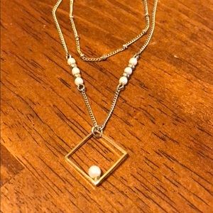 Gold colored 2-later necklace